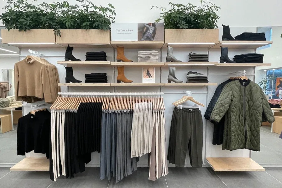 ours stores 4